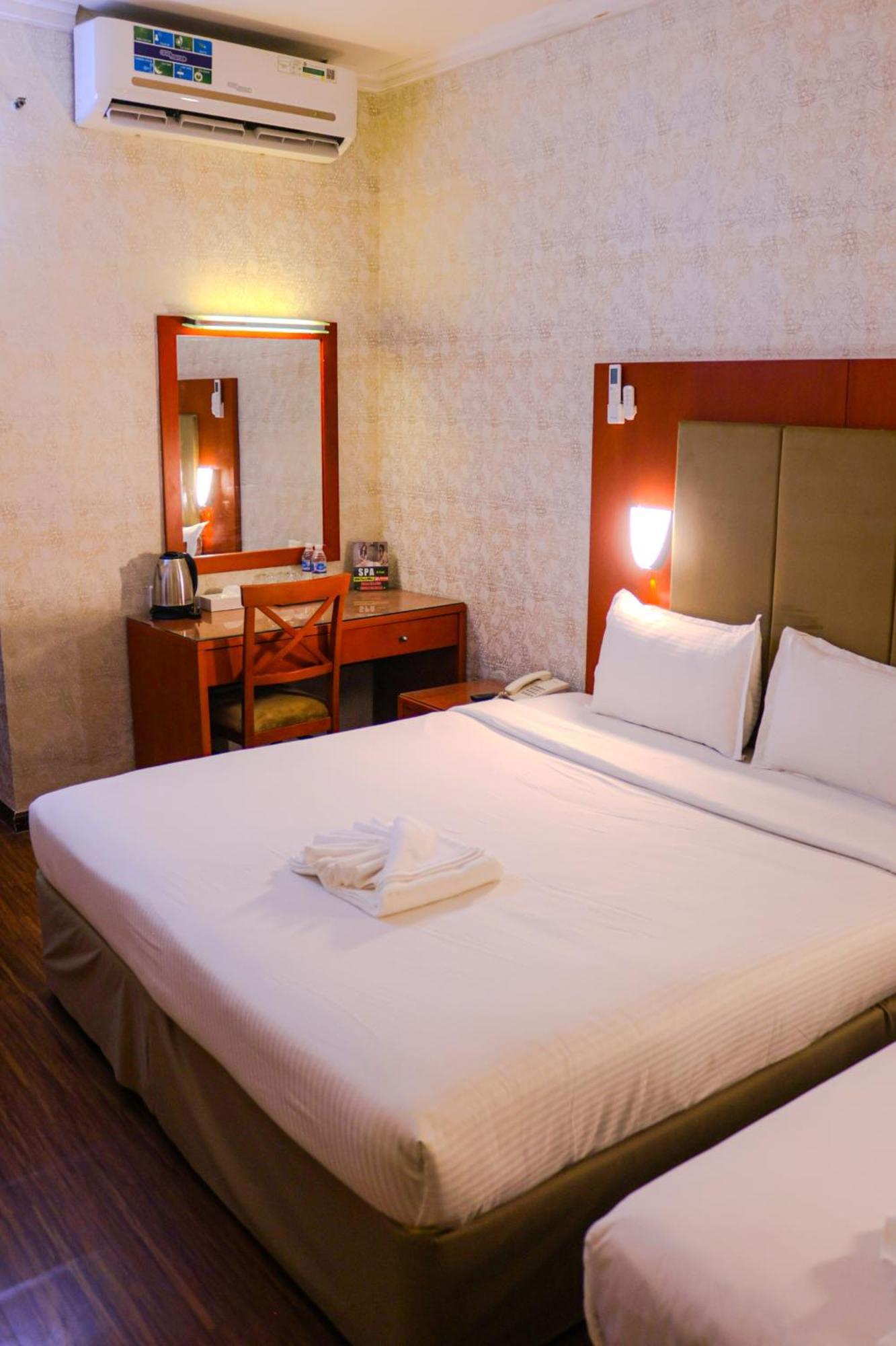 Boonmax Hotel Dubai Exterior photo