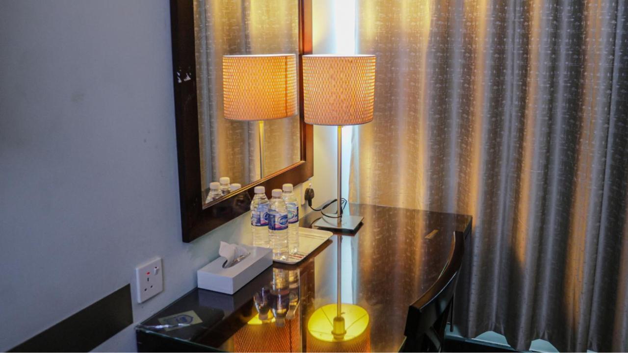 Boonmax Hotel Dubai Exterior photo