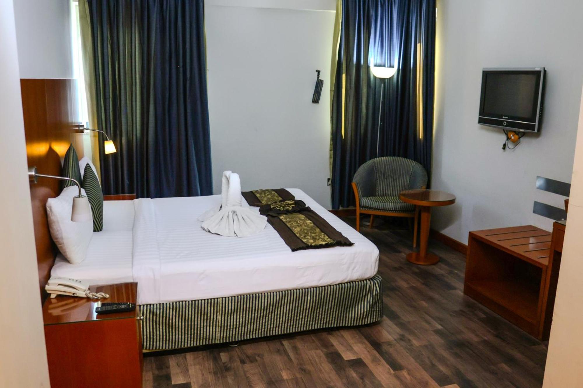 Boonmax Hotel Dubai Exterior photo