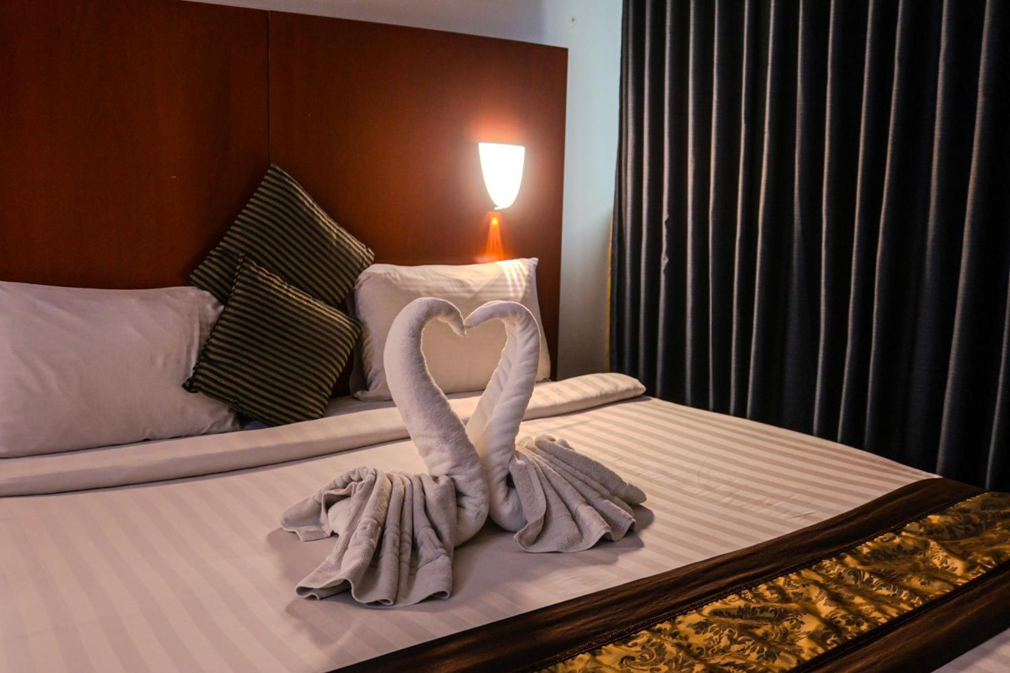 Boonmax Hotel Dubai Exterior photo
